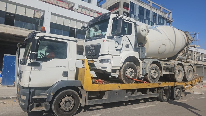 גרירת מערבל בטון היא עבודה שמחייבת ציוד מתאים, ניסיון ויכולת להתמודד עם רכב כבד בצורה בטוחה ומדויקת.,גרירת מערבל בטון